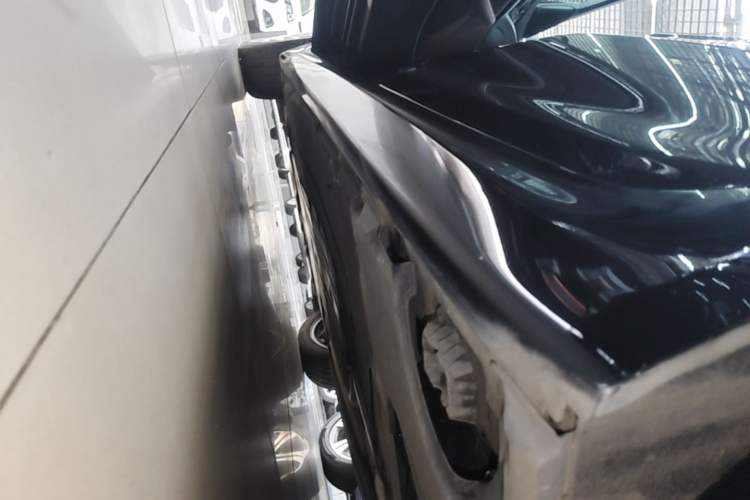 Used BMW 5 Series 2019 Restyled 525Li M Sport Package Left Side Sill