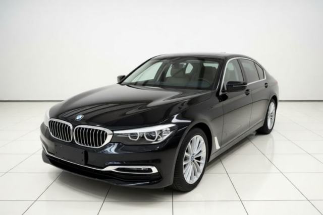 BMW 5 Series 2019 530Li xDrive Luxury Package مستعملة