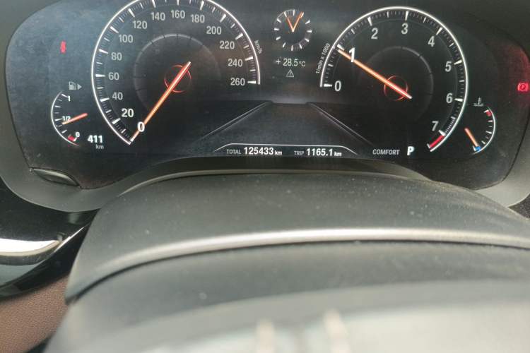 Used BMW 5 Series 2019 525Li Luxury Package Odometer Close Up