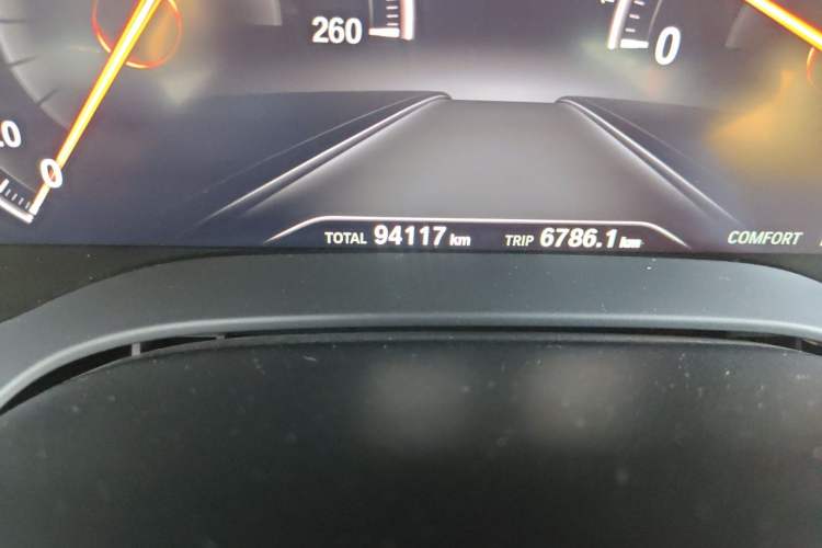 Used BMW 5 Series 2019 525Li M Sport Package Odometer Close Up