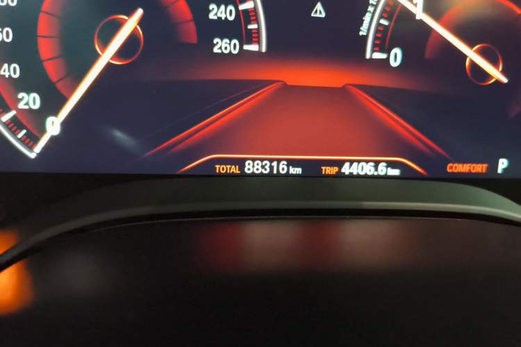 Used BMW 5 Series 2019 Updated 530Li xDrive Luxury Package Odometer Close Up