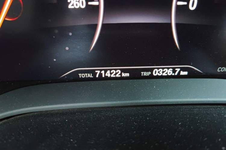 Used BMW 5 Series 2019 530Li Leading Model M Sport Package Odometer Close Up