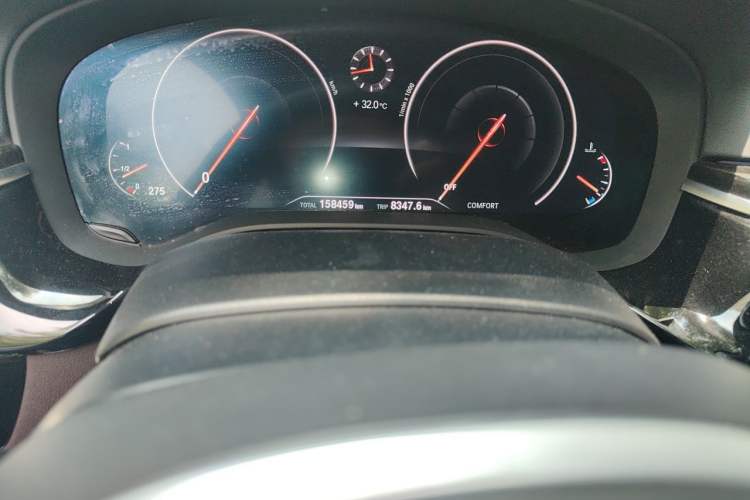 Used BMW 5 Series 2019 525Li M Sport Package Odometer Close Up