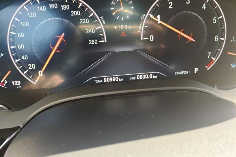 Used BMW 5 Series 2019 525Li Luxury Package Odometer Close Up