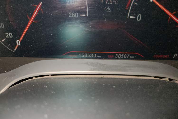 Used BMW 5 Series 2019 525Li Luxury Package Odometer Close Up