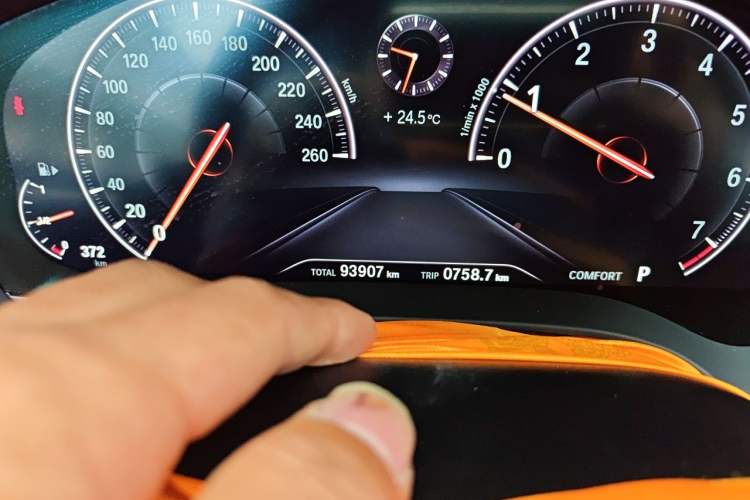 Used BMW 5 Series 2019 Restyled 525Li M Sport Package Odometer Close Up