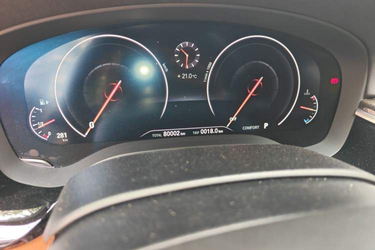 Used BMW 5 Series 2019 530Li Leading Model M Sport Package Odometer Close Up