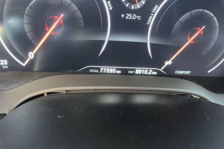 Used BMW 5 Series 2019 525Li M Sport Package Odometer Close Up