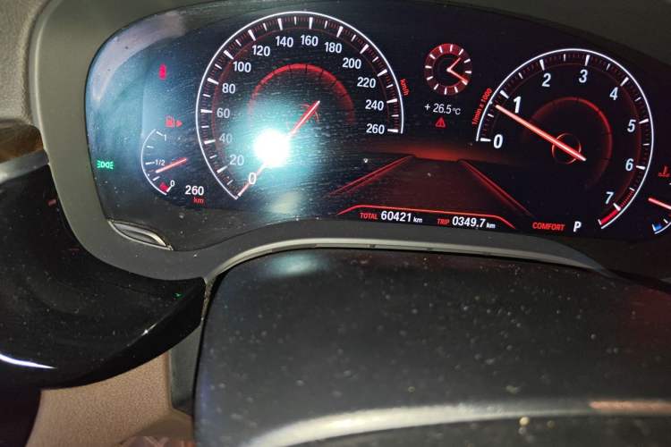 Used BMW 5 Series 2019 Facelifted 525Li Luxury Package Odometer Close Up