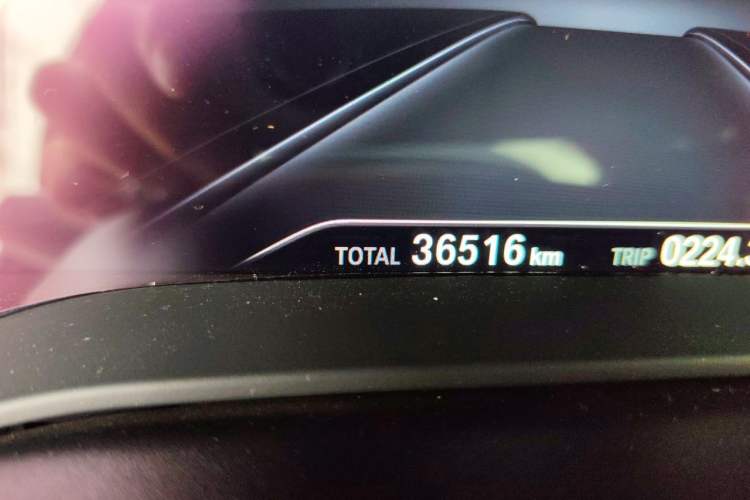 Used BMW 5 Series 2019 Facelifted 530Li Leading Edition M Sport Package Odometer Close Up