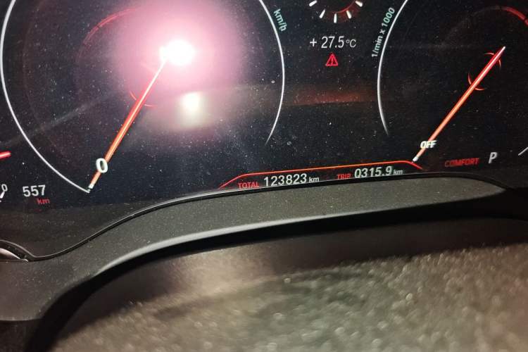 Used BMW 5 Series 2019 525Li M Sport Package Odometer Close Up