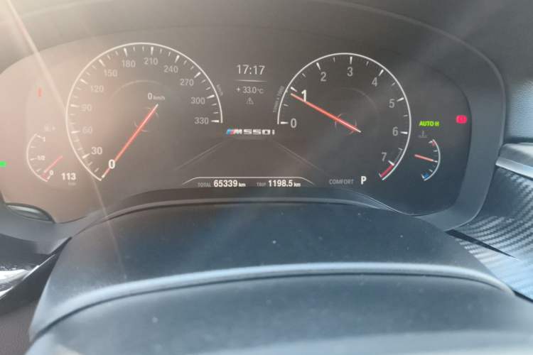 Used BMW 5 Series 2019 530Li Leading Model Luxury Package Odometer Close Up