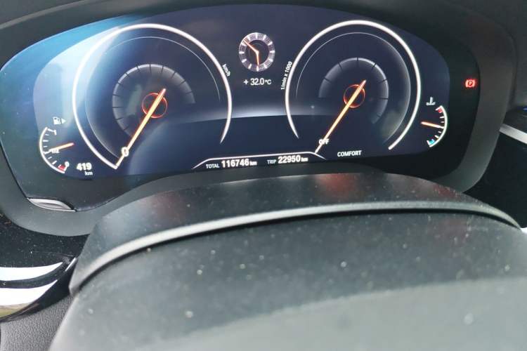 Used BMW 5 Series 2019 Facelifted 530Li Leading Edition M Sport Package Odometer Close Up