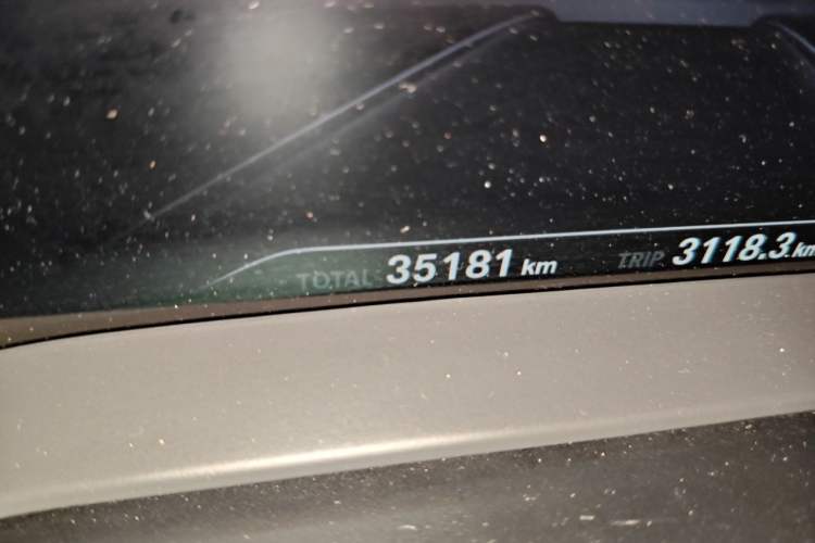 Used BMW 5 Series 2019 525Li M Sport Package Odometer Close Up