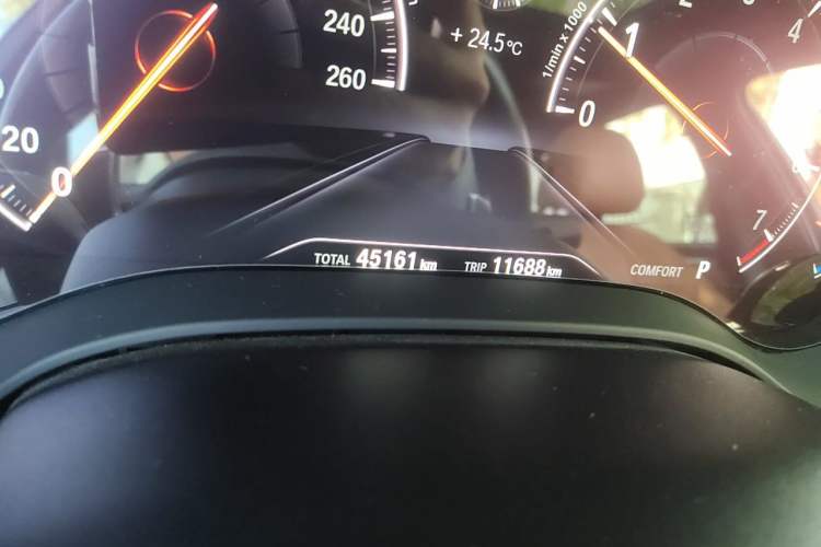 Used BMW 5 Series 2019 Restyled 530Li Luxury Edition M Sport Package Odometer Close Up