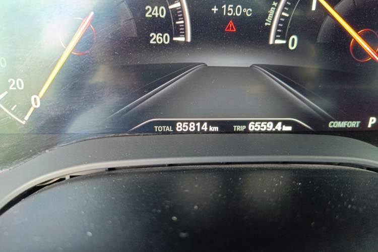 Used BMW 5 Series 2019 Facelifted 530Li xDrive M Sport Package Odometer Close Up