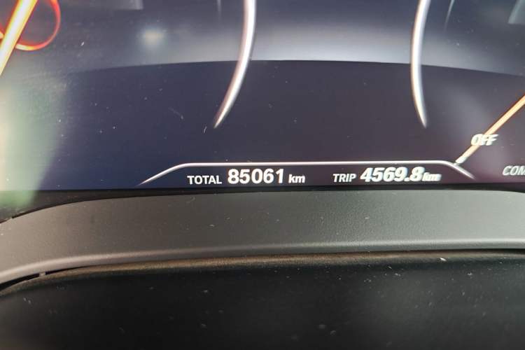 Used BMW 5 Series 2019 525Li M Sport Package Odometer Close Up