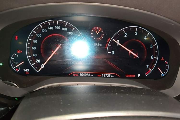 Used BMW 5 Series 2019 530Li Leading Model M Sport Package Odometer Close Up