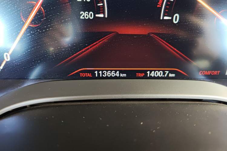 Used BMW 5 Series 2019 530Li Luxury Edition Premium Package Odometer Close Up