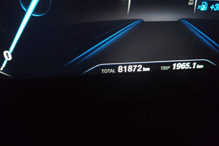 Used BMW 5 Series 2019 525Li Luxury Package Odometer Close Up