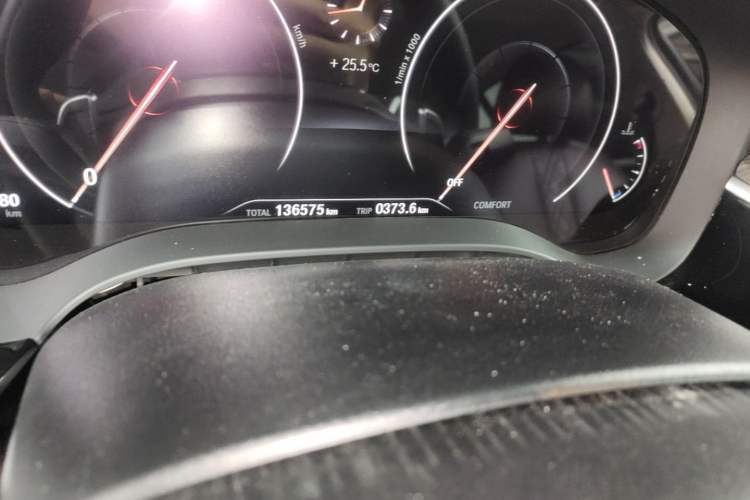 Used BMW 5 Series 2019 530Li xDrive Luxury Package Odometer Close Up
