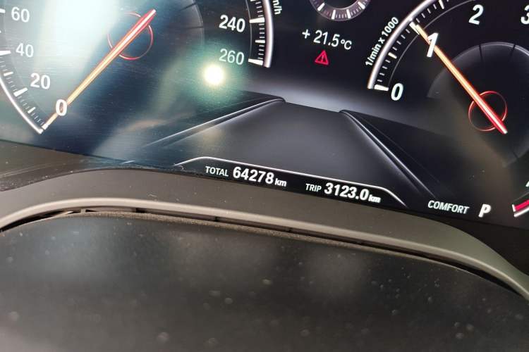 Used BMW 5 Series 2019 Restyled 525Li M Sport Package Odometer Close Up