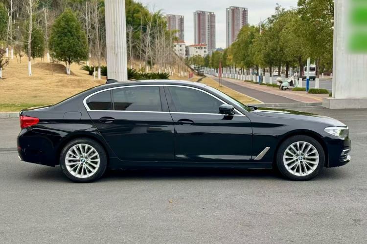 Used BMW 5 Series 2019 Facelifted 525Li Luxury Package Rear Right 45 Deg