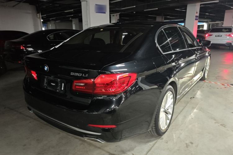 Used BMW 5 Series 2019 530Li xDrive Luxury Package Rear Right 45 Deg