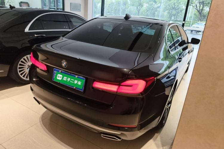 Used BMW 5 Series 2019 530Li Leading Model Luxury Package Rear Right 45 Deg