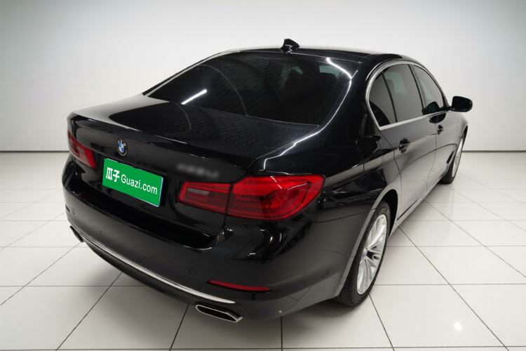 Used BMW 5 Series 2019 525Li Luxury Package Rear Right 45 Deg