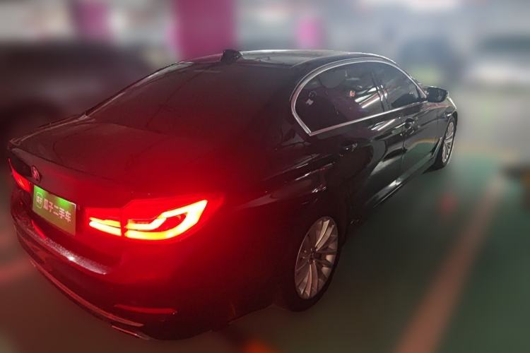 Used BMW 5 Series 2019 525Li Luxury Package Rear Right 45 Deg