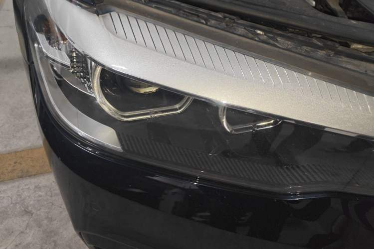 Used BMW 5 Series 2019 530Li Leading Model M Sport Package Right Front Headlight