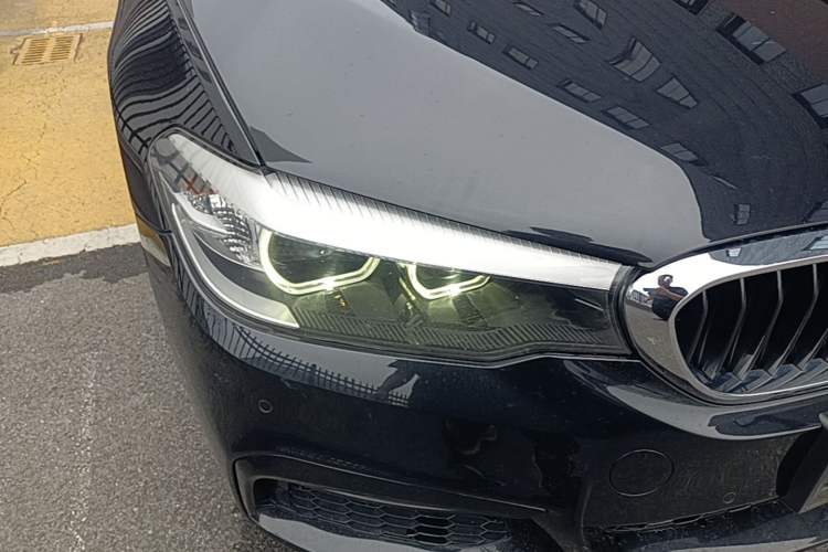 Used BMW 5 Series 2019 530Li xDrive M Sport Package Right Front Headlight