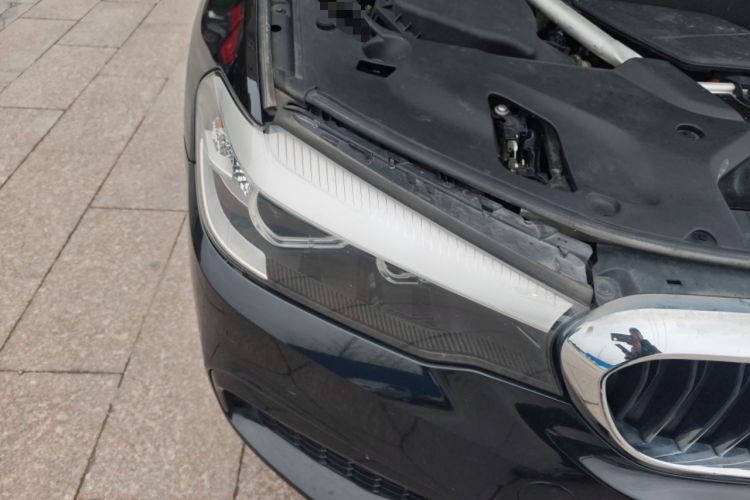 Used BMW 5 Series 2019 530Li Leading Model M Sport Package Right Front Headlight