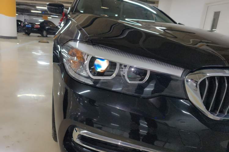 Used BMW 5 Series 2019 525Li Luxury Package Right Front Headlight