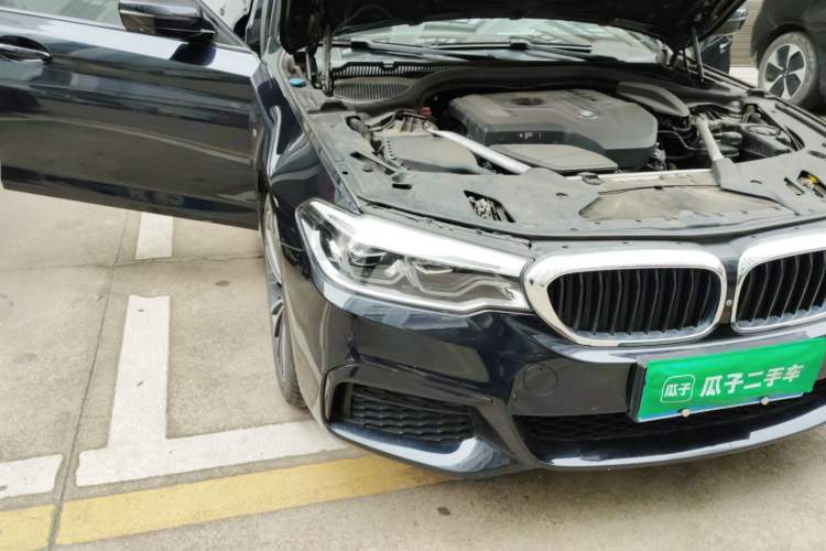 Used BMW 5 Series 2019 Restyled 530Li Luxury Edition M Sport Package Right Front Headlight