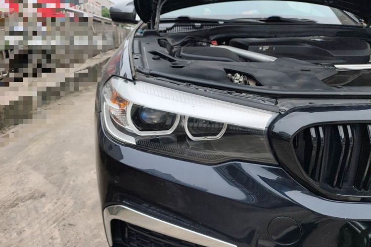 Used BMW 5 Series 2019 Facelifted 530Li Leading Edition M Sport Package Right Front Headlight