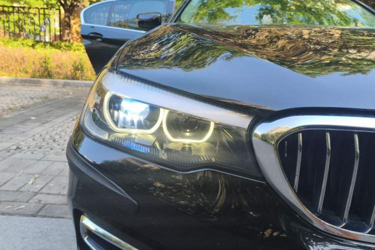 Used BMW 5 Series 2019 530Li Leading Model Luxury Package Right Front Headlight