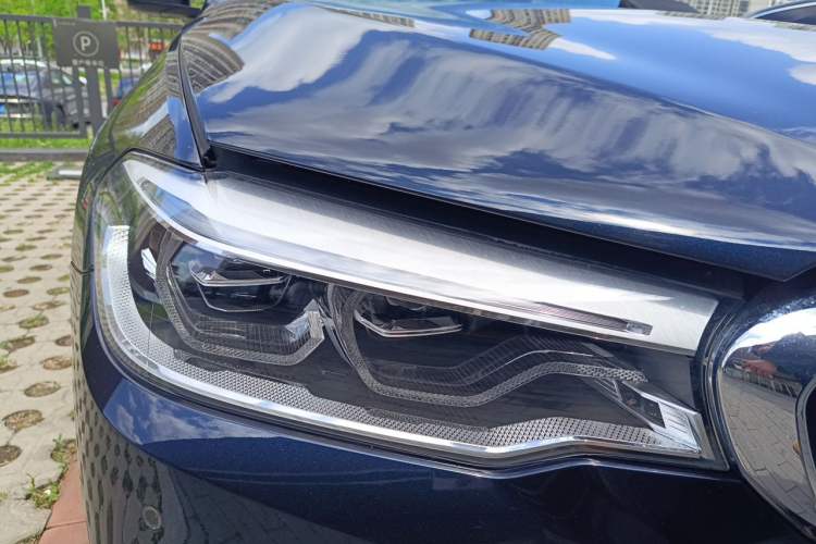 Used BMW 5 Series 2019 Facelifted 530Li xDrive M Sport Package Right Front Headlight