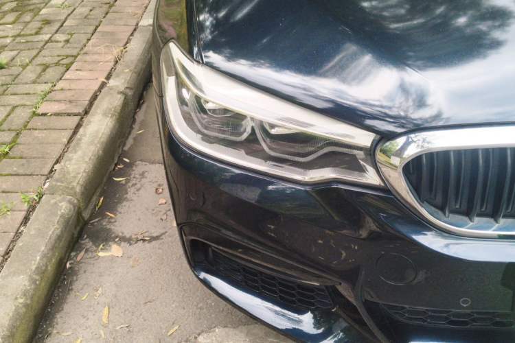 Used BMW 5 Series 2019 530Li Luxury Edition M Sport Package Right Front Headlight