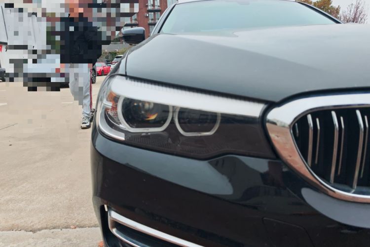 Used BMW 5 Series 2019 Facelifted 530Li Leading Edition Luxury Package Right Front Headlight