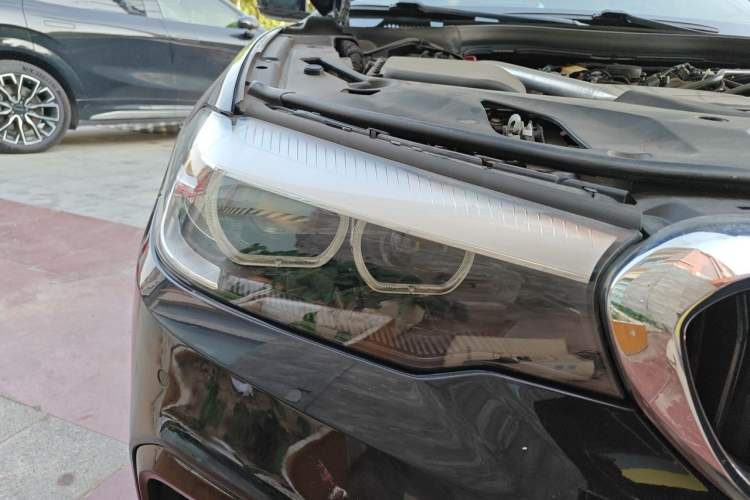Used BMW 5 Series 2019 530Li Leading Model M Sport Package Right Front Headlight