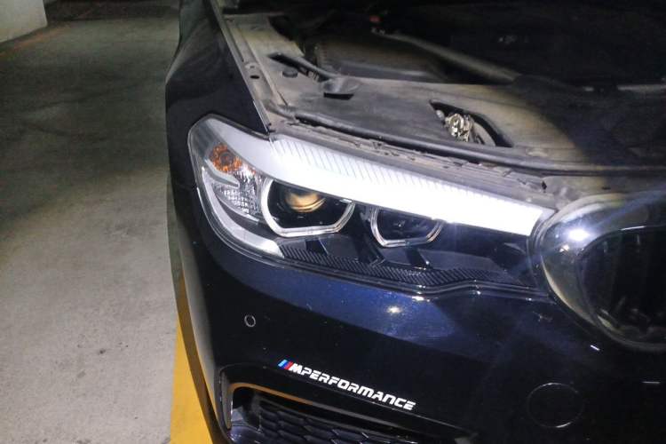 Used BMW 5 Series 2019 Facelifted 530Li Leading Edition M Sport Package Right Front Headlight