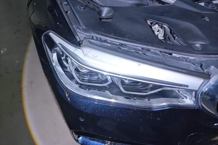 Used BMW 5 Series 2019 Restyled 530Li Luxury Edition M Sport Package Right Front Headlight