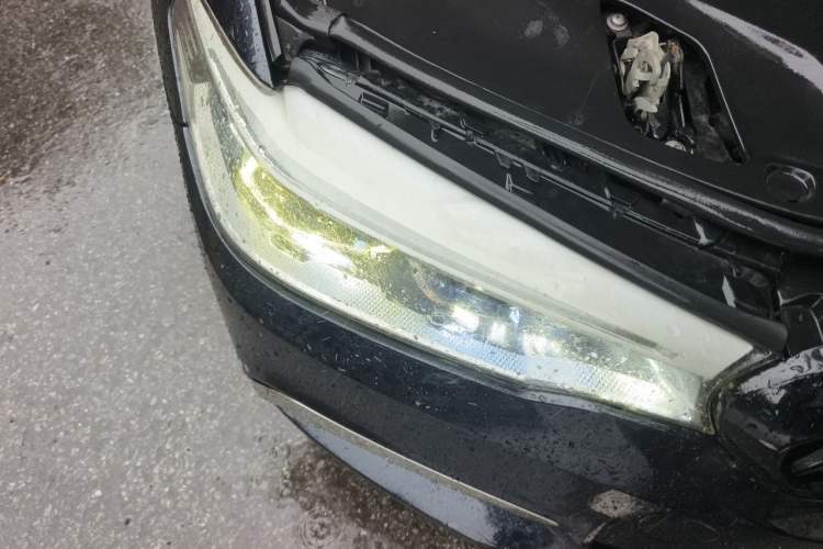 Used BMW 5 Series 2019 Facelifted 530Li Leading Edition M Sport Package Right Front Headlight