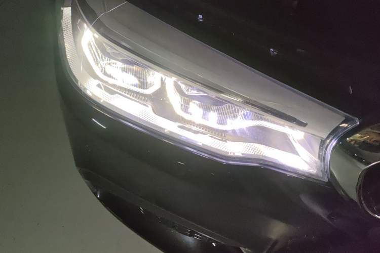Used BMW 5 Series 2019 Restyled 530Li Luxury Edition M Sport Package Right Front Headlight