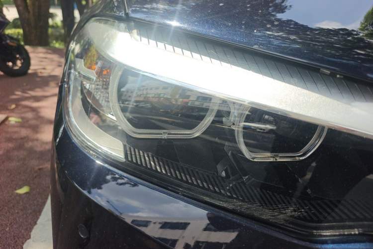 Used BMW 5 Series 2019 530Li Leading Model M Sport Package Right Front Headlight