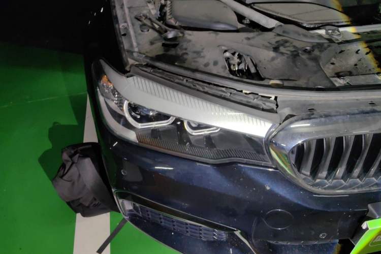 Used BMW 5 Series 2019 525Li M Sport Package Right Front Headlight