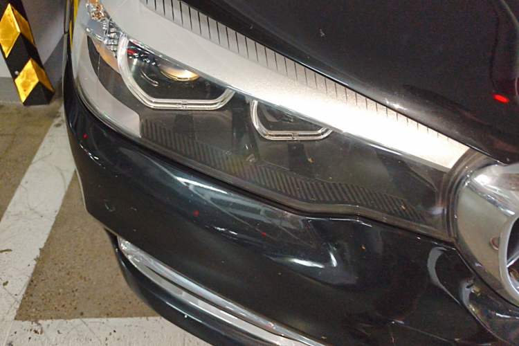 Used BMW 5 Series 2019 Facelifted 530Li Leading Edition Luxury Package Right Front Headlight