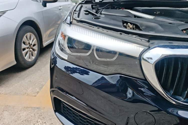 Used BMW 5 Series 2019 530Li Leading Model M Sport Package Right Front Headlight